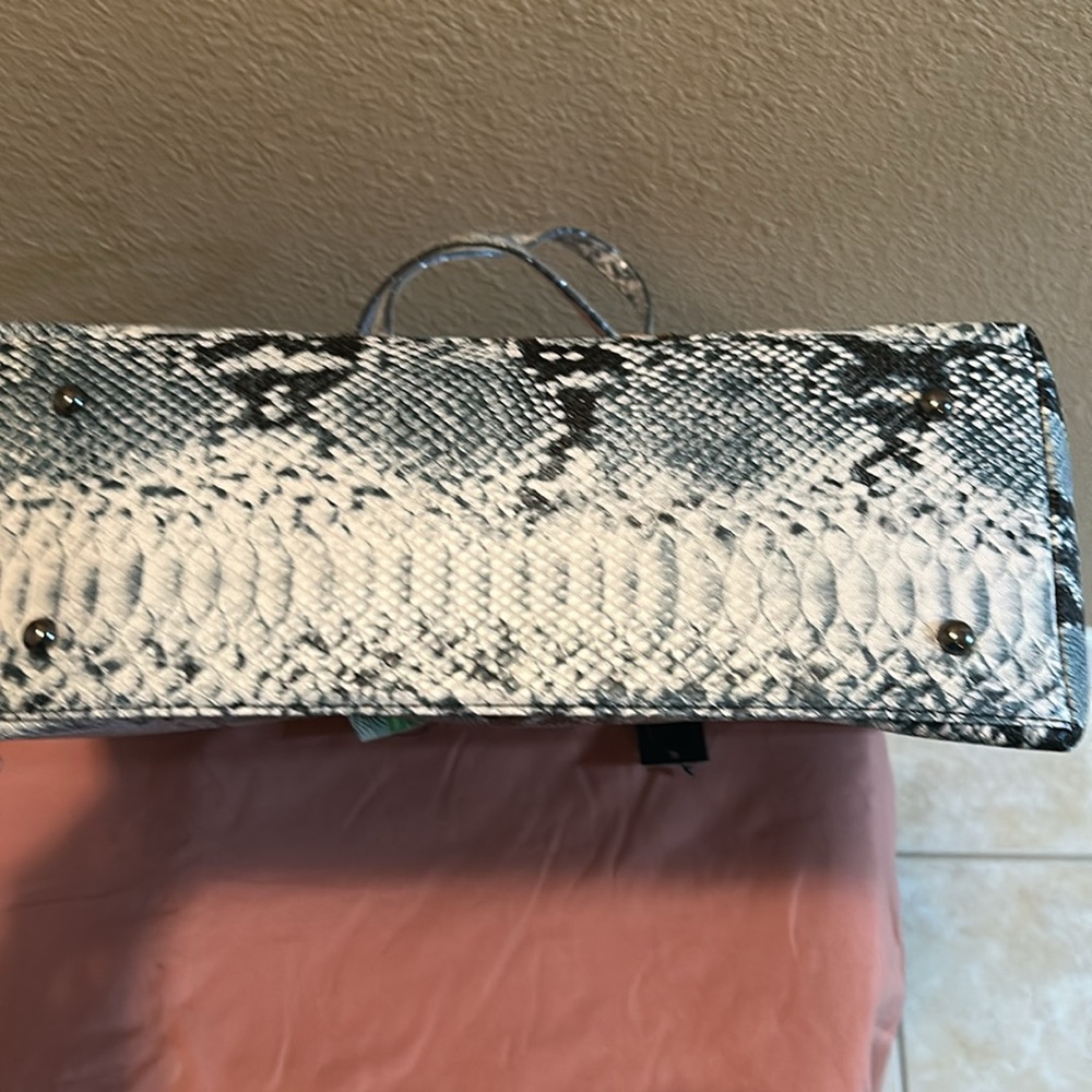 Studio Badgley Mischka, Vegan Leather, Light Blue Snake TOTE. NWT - Picture 13 of 16